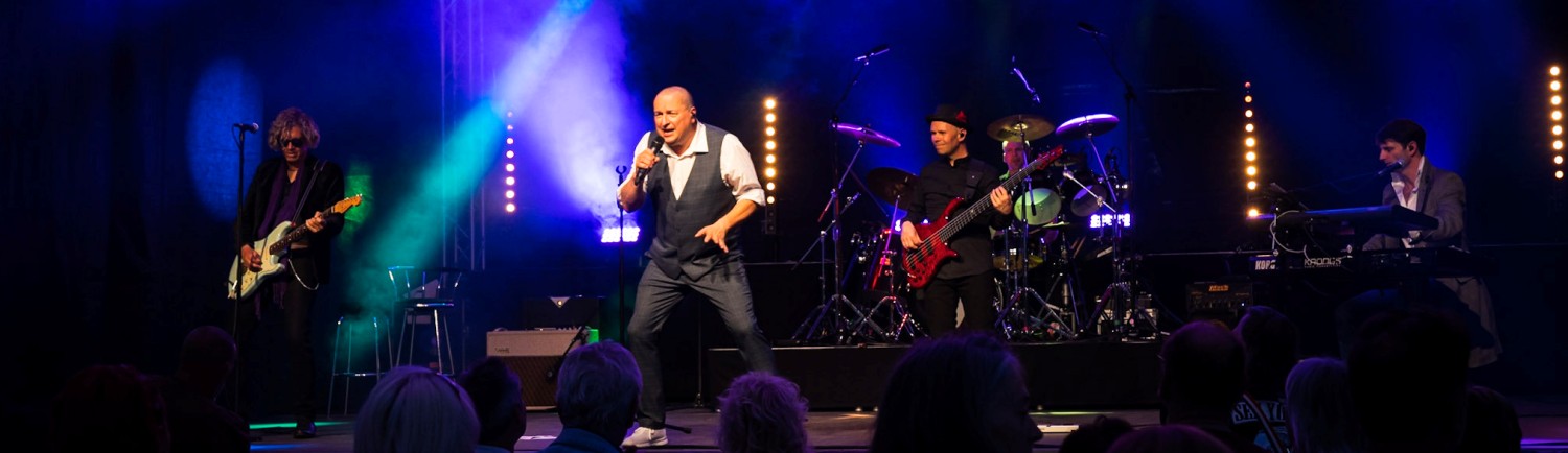 True Collins - A Tribute to Phil Collins & Genesis am 30.04.2026 um 20:00 Uhr
